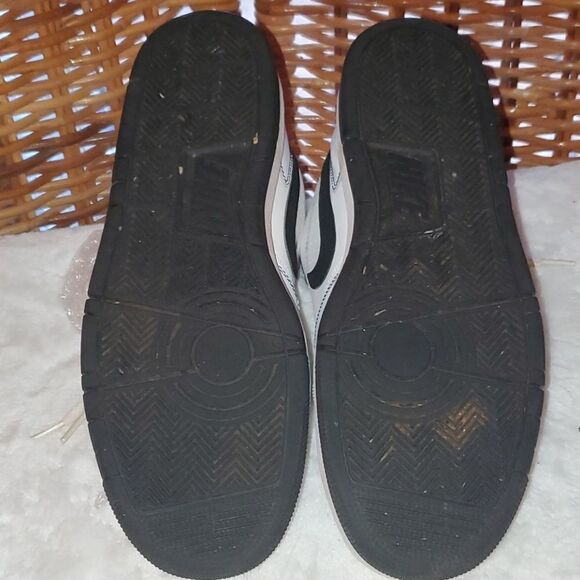 Nike Prestige White Black Swoosh Soles Shoes 11 - Picture 9 of 12